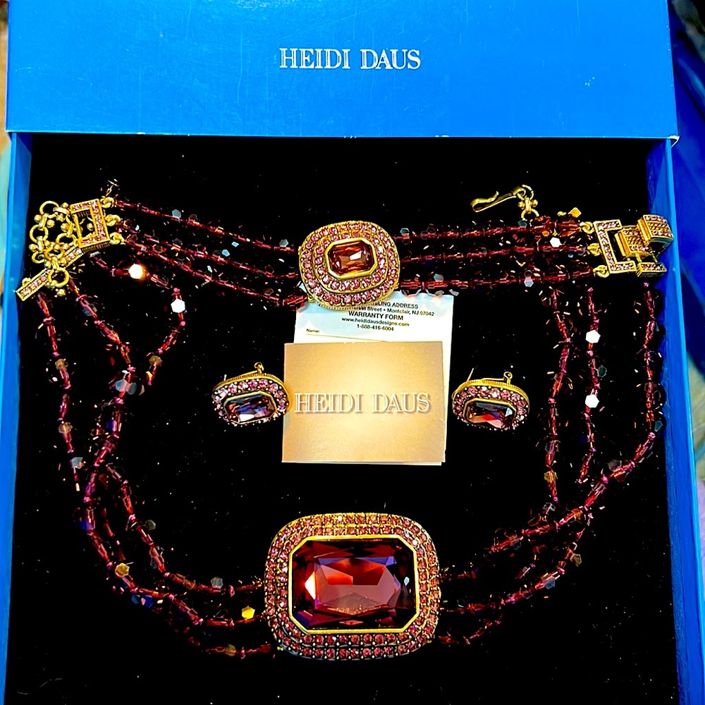 SOLDHeidi Daus Tailored to Please Jewelry Wardrobe Set Amethyst version